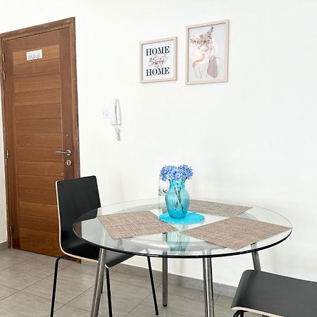 Sun Julz Apartments On The Beach Πάφος Εξωτερικό φωτογραφία