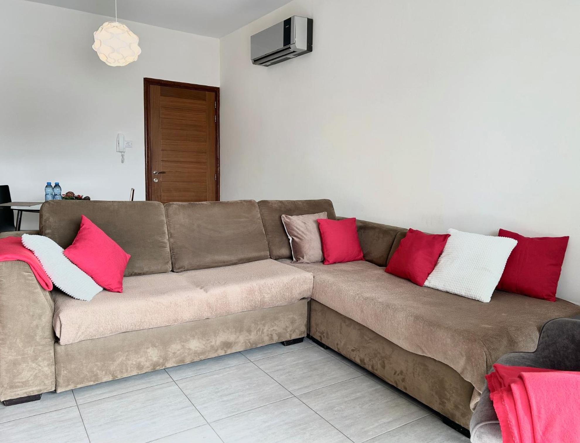 Sun Julz Apartments On The Beach Πάφος Εξωτερικό φωτογραφία