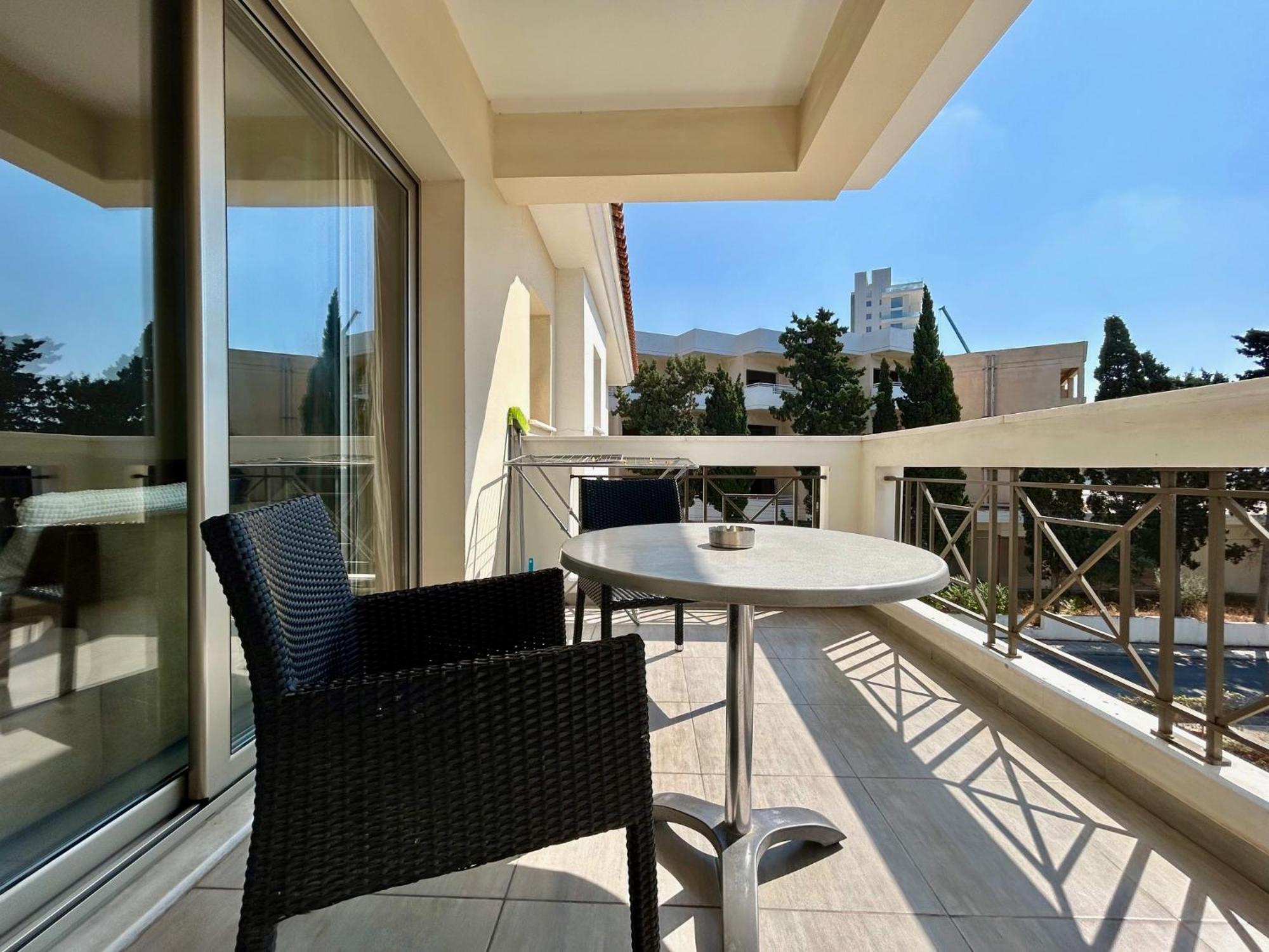 Sun Julz Apartments On The Beach Πάφος Εξωτερικό φωτογραφία