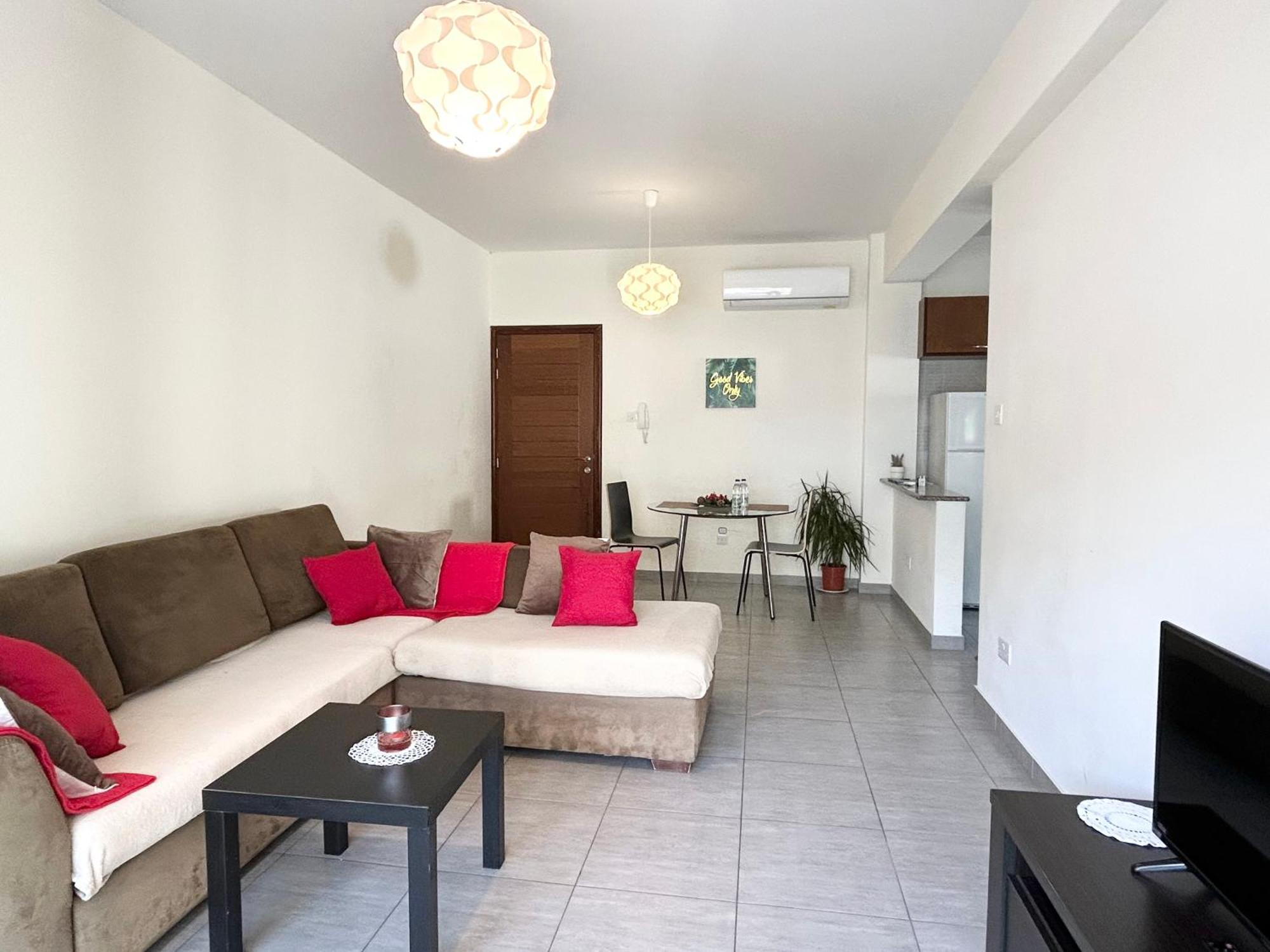 Sun Julz Apartments On The Beach Πάφος Εξωτερικό φωτογραφία