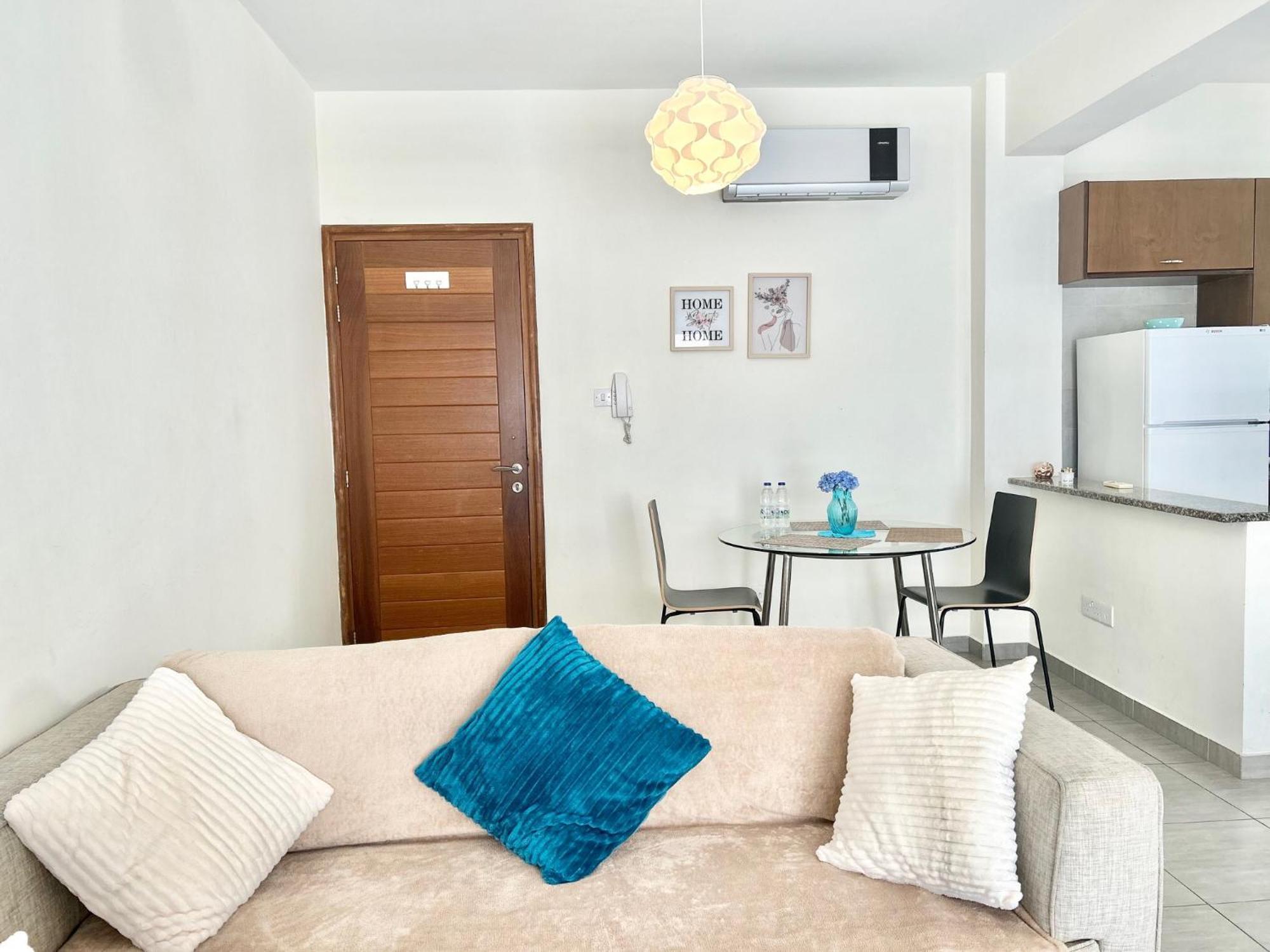 Sun Julz Apartments On The Beach Πάφος Εξωτερικό φωτογραφία