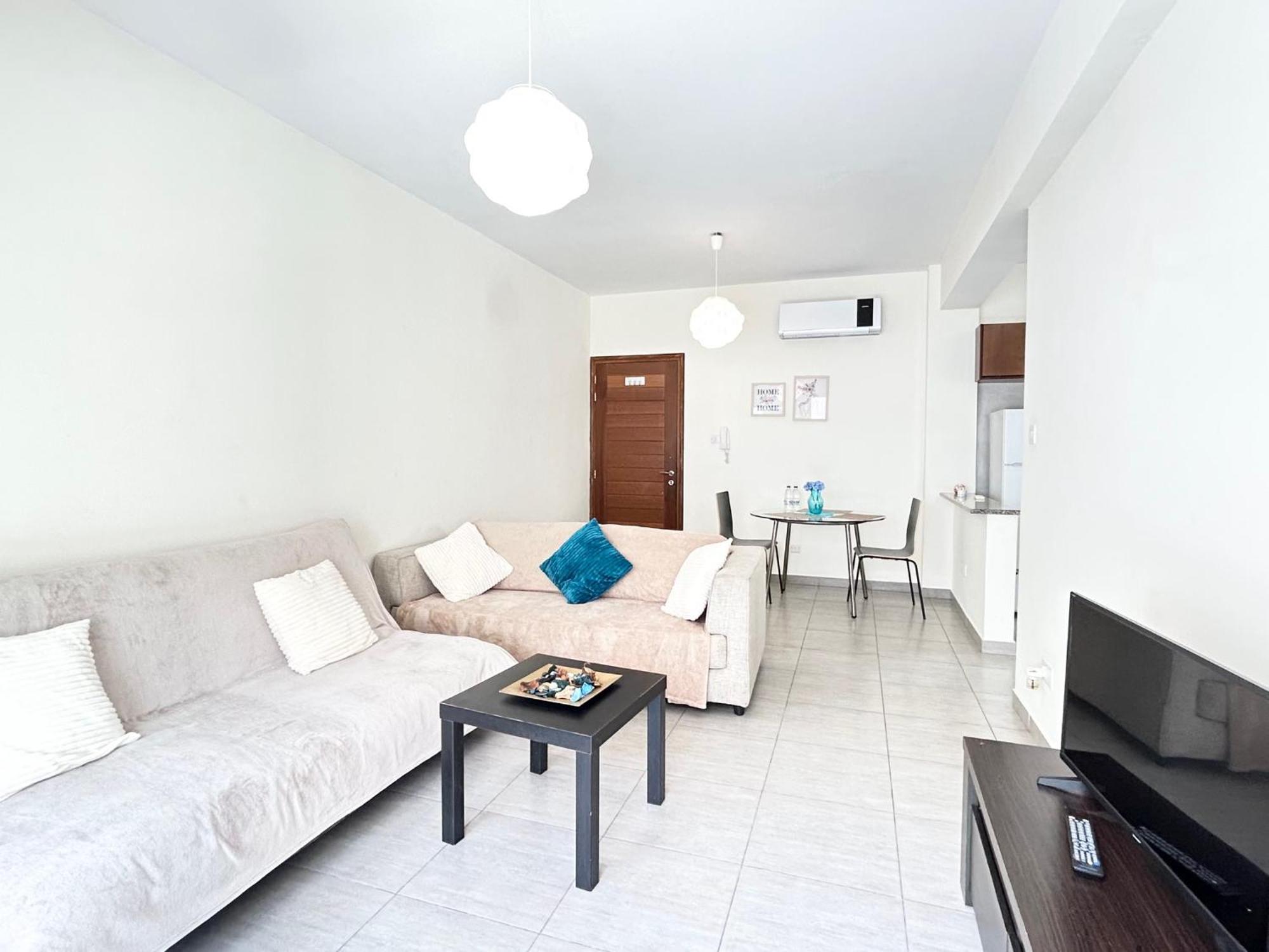 Sun Julz Apartments On The Beach Πάφος Εξωτερικό φωτογραφία