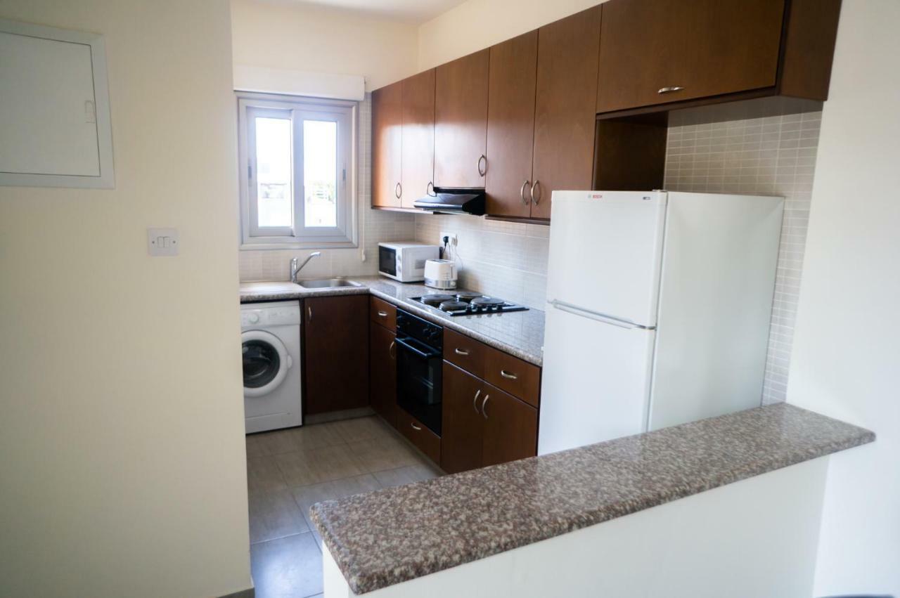 Sun Julz Apartments On The Beach Πάφος Εξωτερικό φωτογραφία